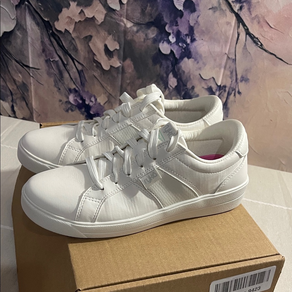 Ryka Women's Viv Classic White Oxfords - Picture 5 of 8